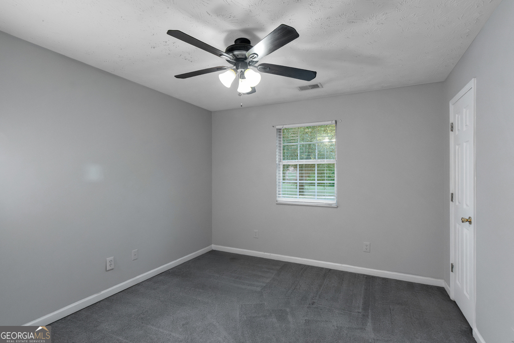 585 Mountainview Drive - Photo 19
