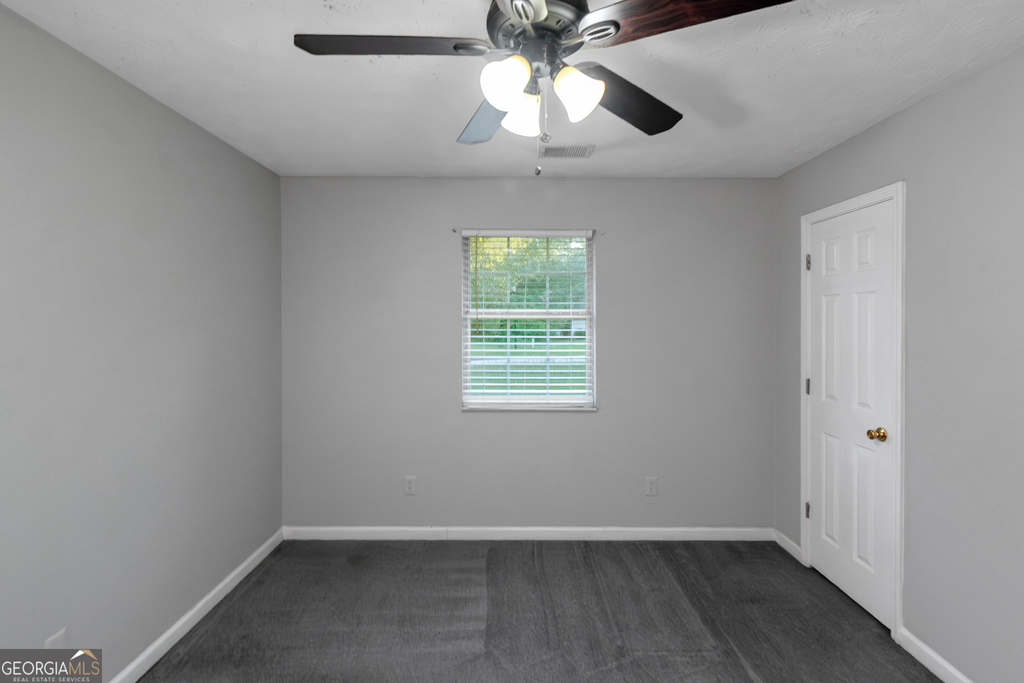 585 Mountainview Drive - Photo 18