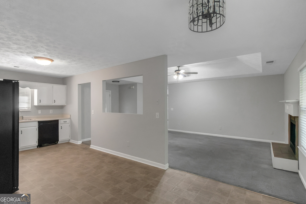 585 Mountainview Drive - Photo 7