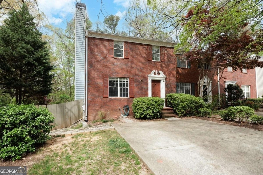 635 Anderson Walk - Photo 1