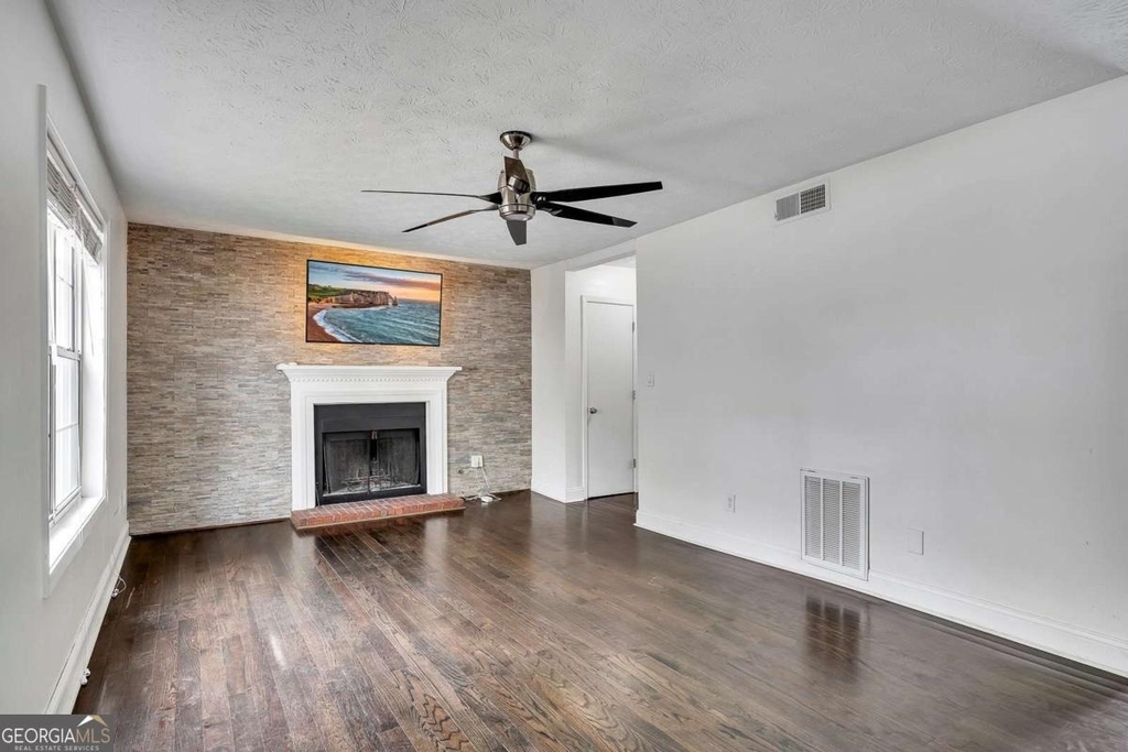 635 Anderson Walk - Photo 5