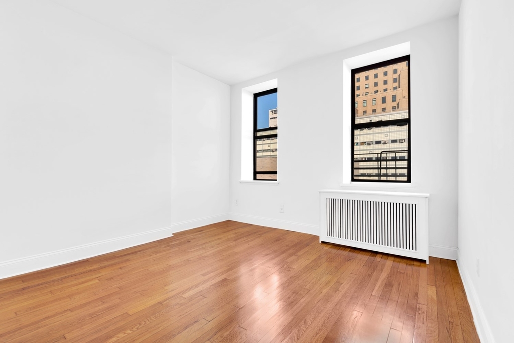  9th and 10th Avenues - Photo 3