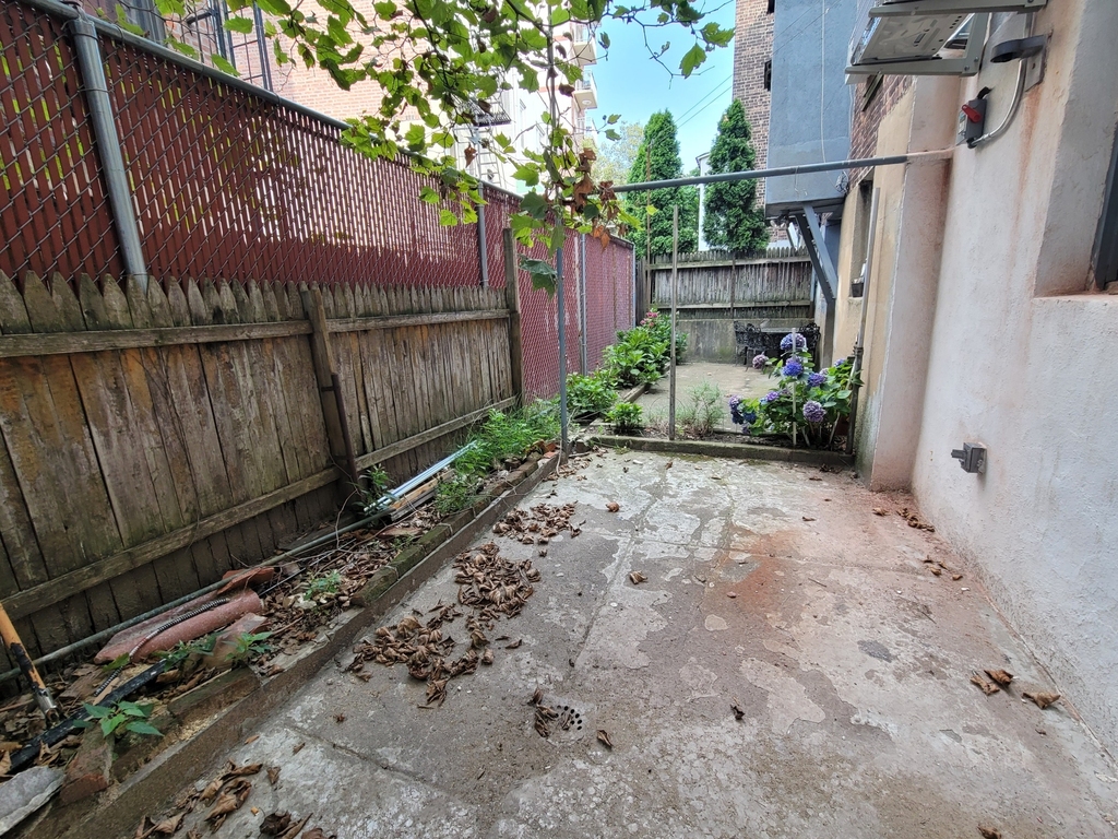31-13 28th Road - Photo 2