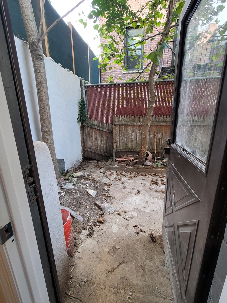 31-13 28th Road - Photo 3