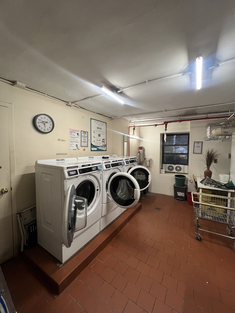 East 51st Street - Photo 5