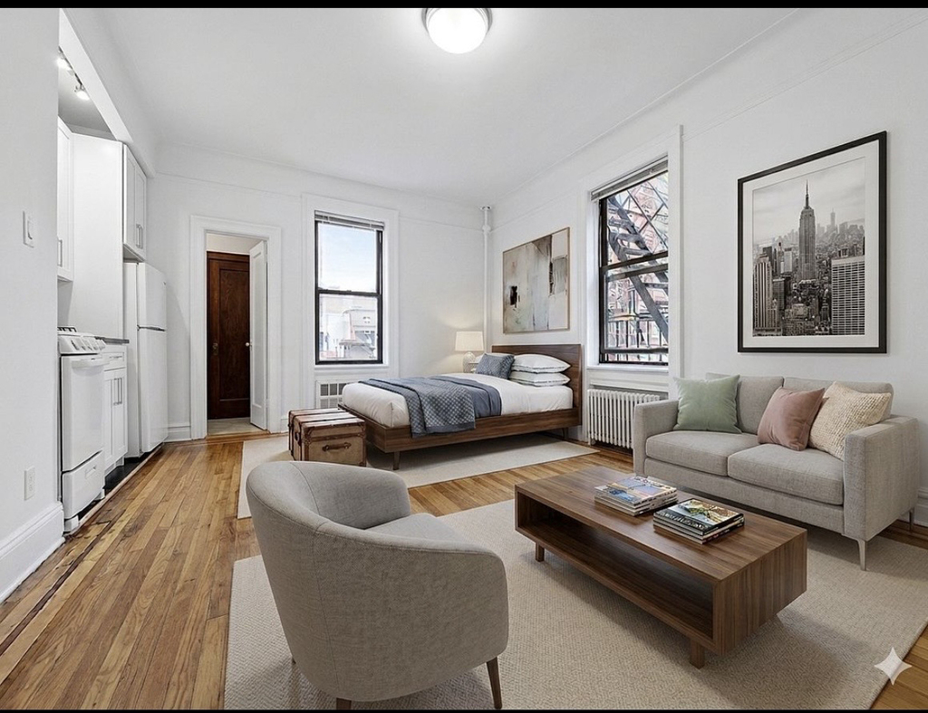 East 51st Street - Photo 0