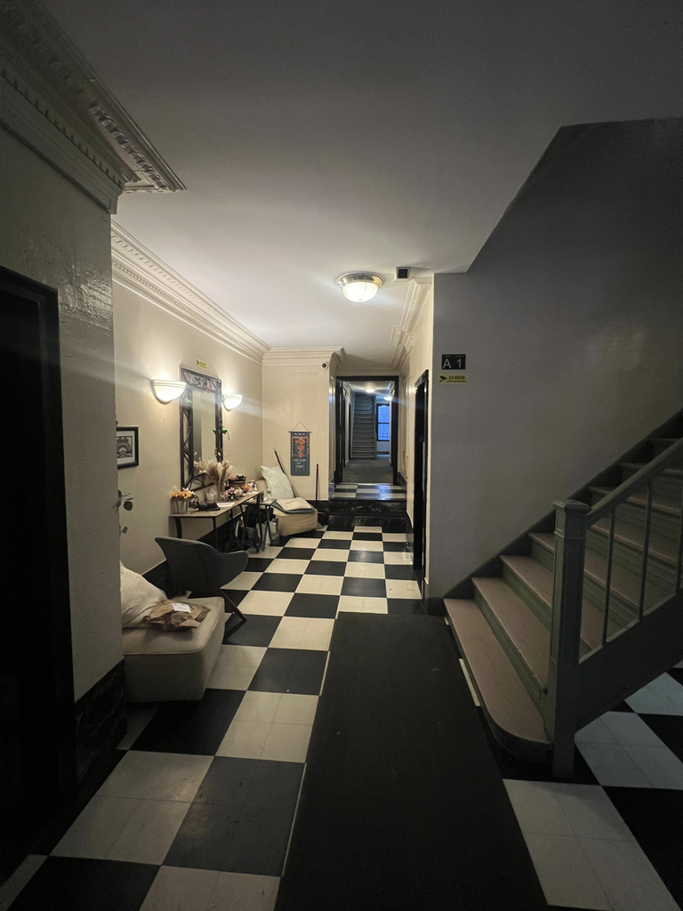 East 51st Street - Photo 4