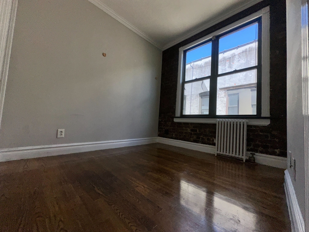 East 13th Street - Photo 4