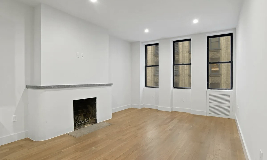 121 Madison Avenue - Photo 2