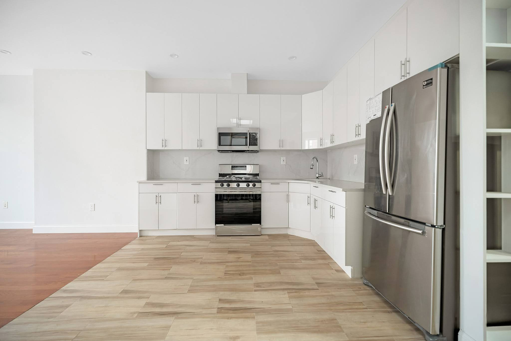 8635 Ft Hamilton Parkway - Photo 2
