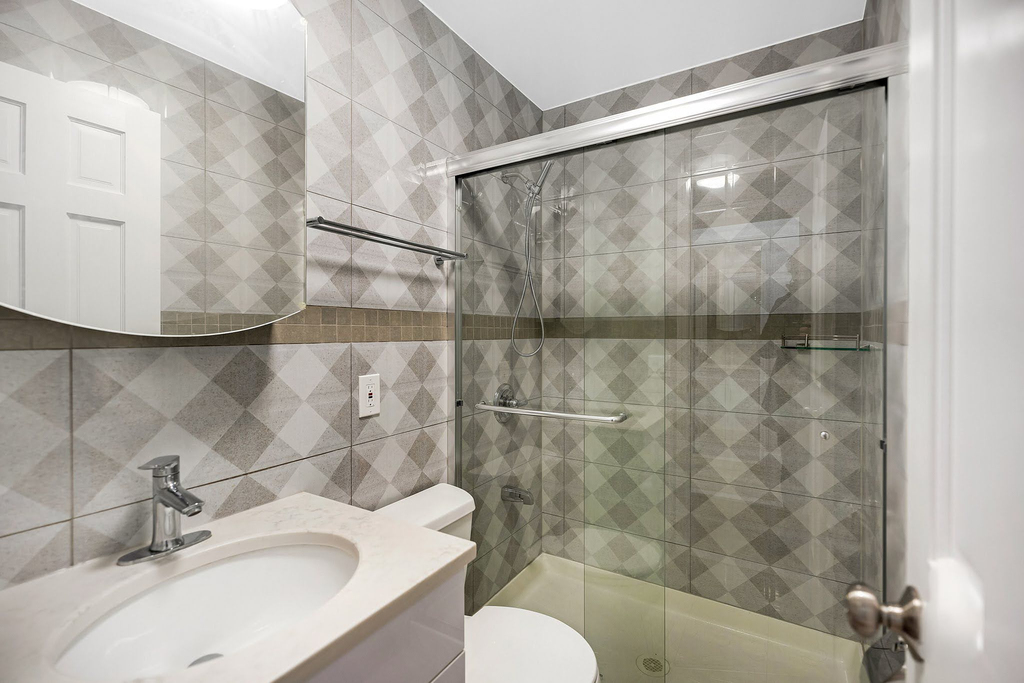 8635 Ft Hamilton Parkway - Photo 8