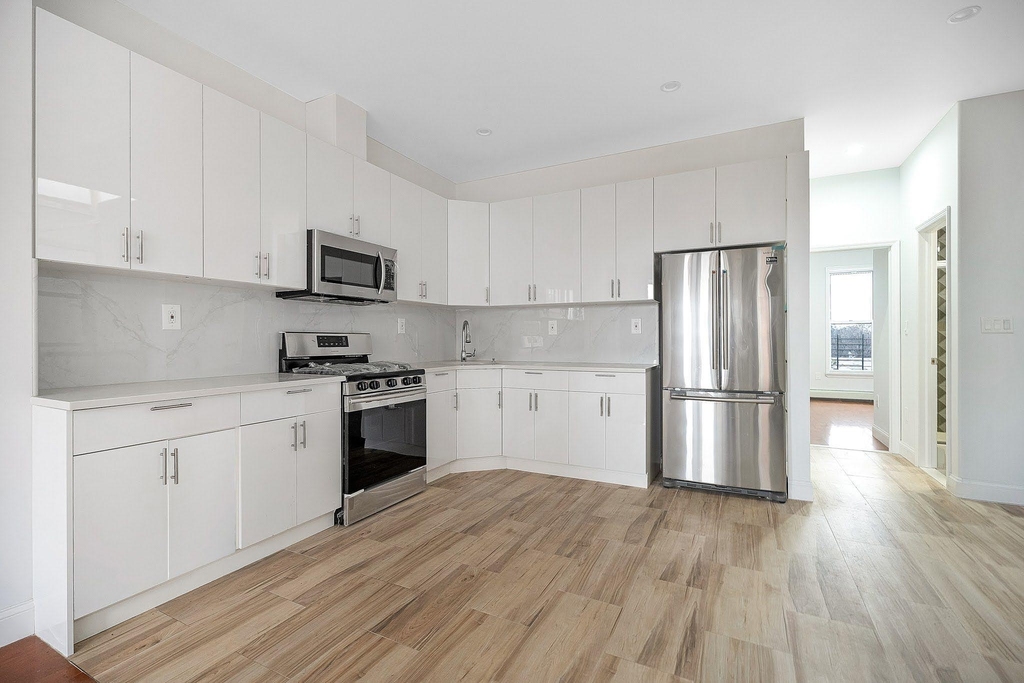 8635 Ft Hamilton Parkway - Photo 3