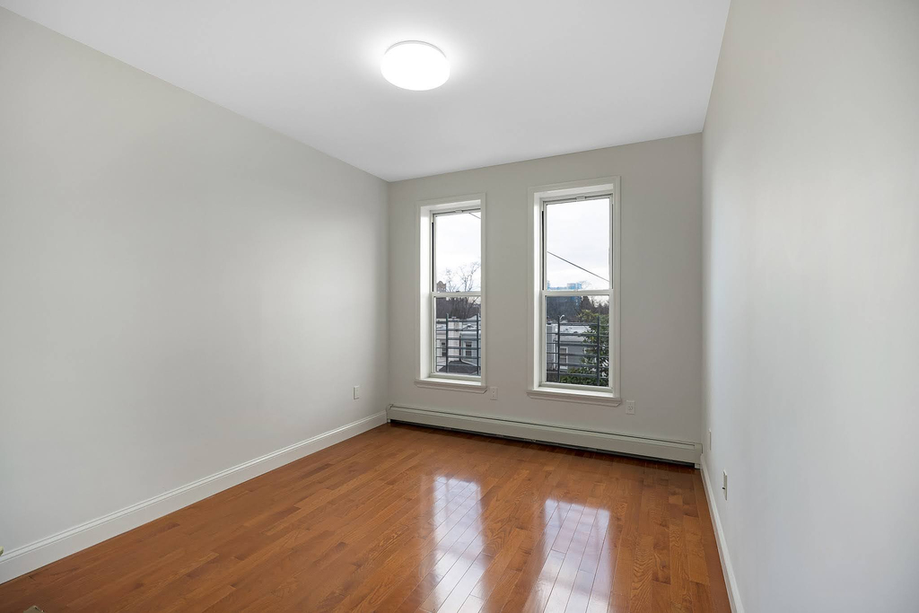 8635 Ft Hamilton Parkway - Photo 5