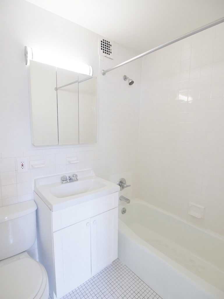 151 Lexington Avenue - Photo 4