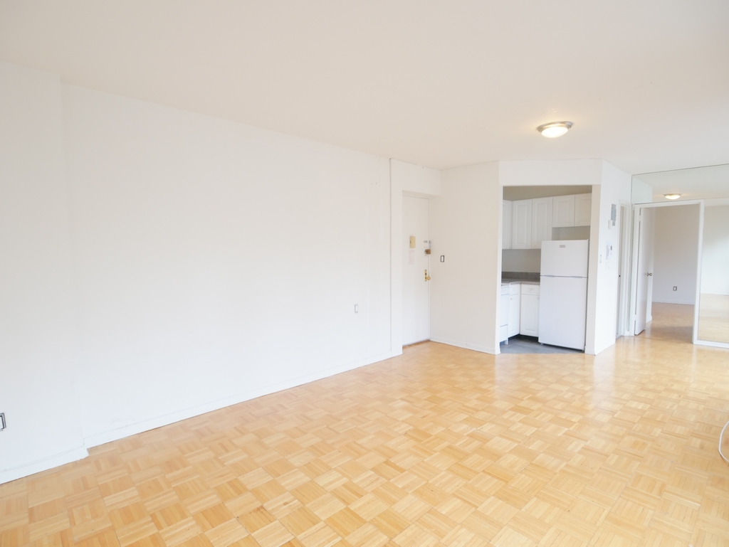 151 Lexington Avenue - Photo 2