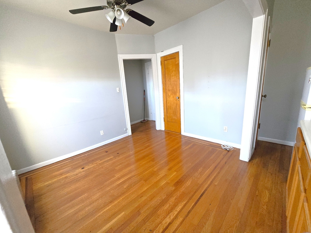 34-48 32nd Street - Photo 2