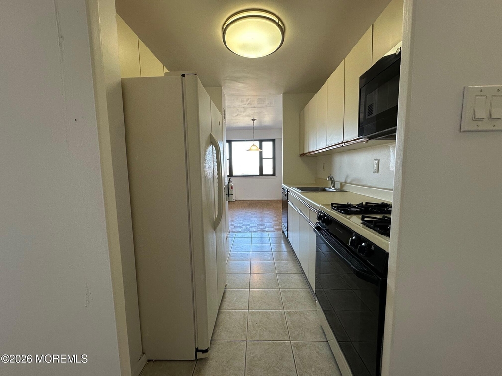 10 Ocean Boulevard - Photo 21