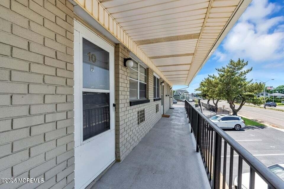 455 Ocean Boulevard - Photo 1