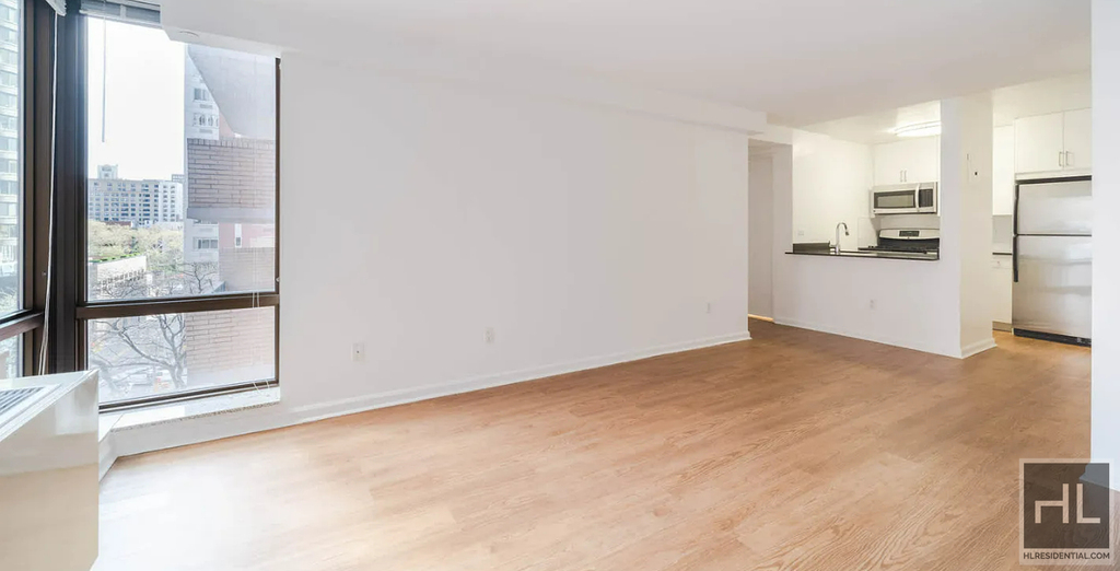 East 39th Street - Photo 0