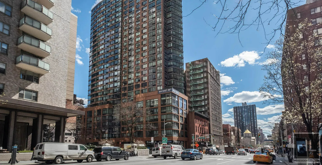 East 39th Street - Photo 8