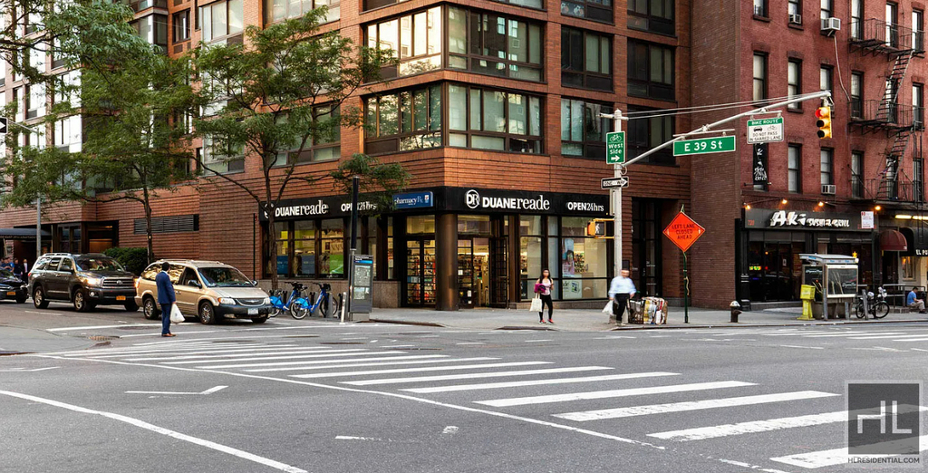 East 39th Street - Photo 7