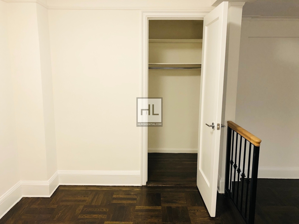 East 38 Street - Photo 4