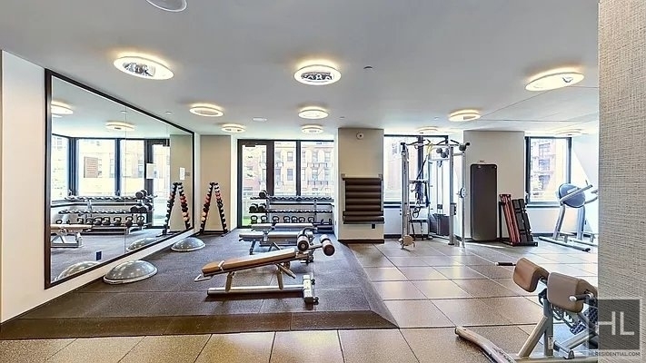West 25th Street - Photo 6