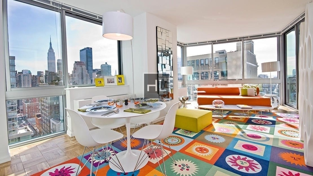 West 37th Street - Photo 8