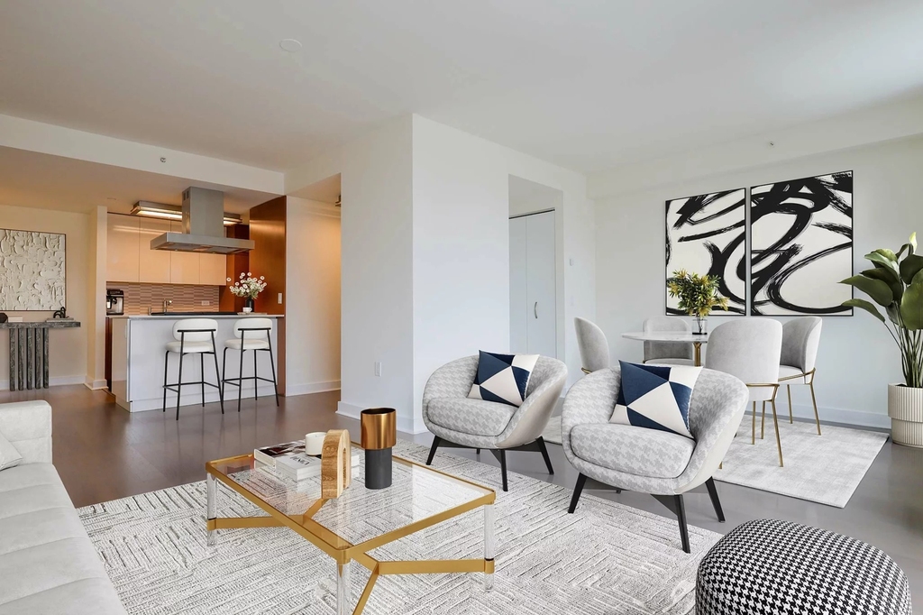 West 42nd Street - Photo 1