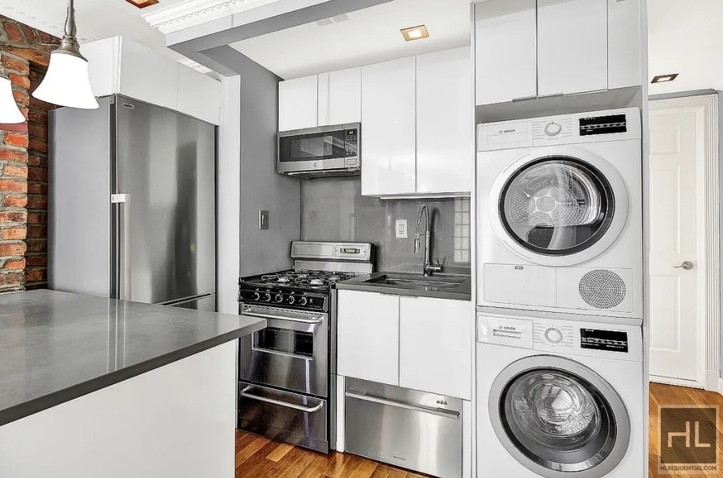 Mulberry St. - Photo 2
