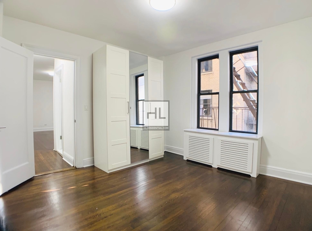 West 12 Street - Photo 0