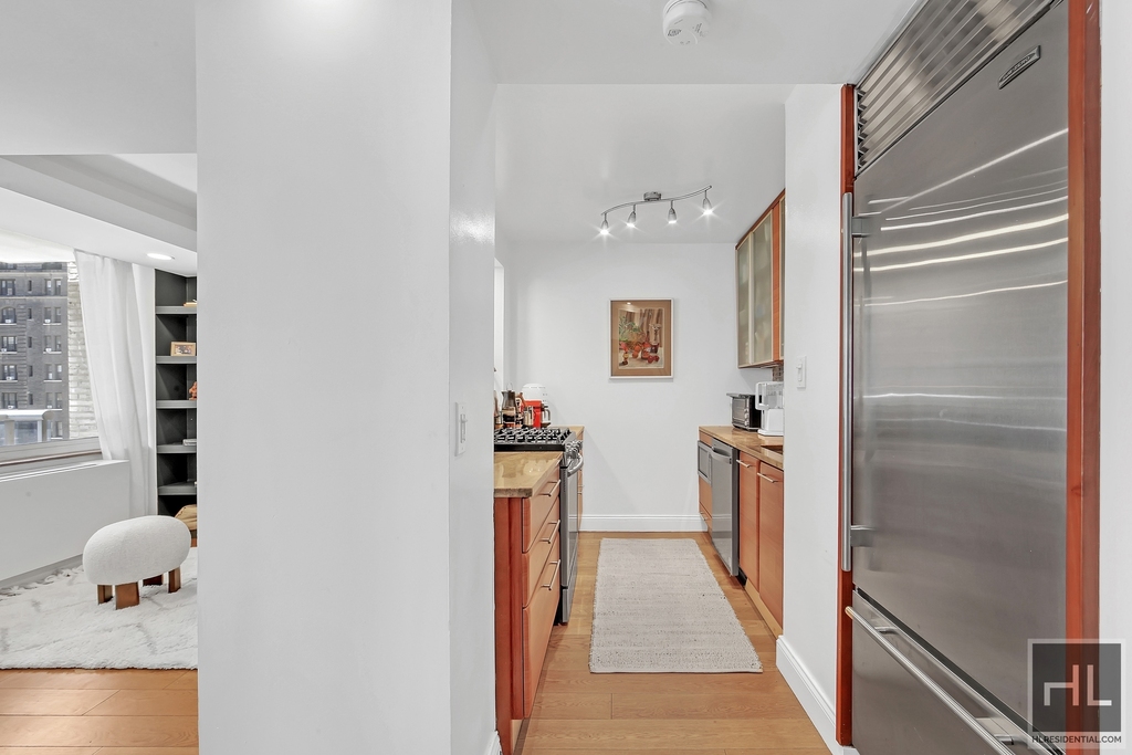 250 West 90 Street - Photo 4
