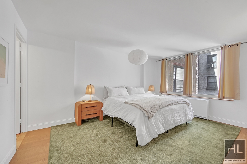 250 West 90 Street - Photo 5