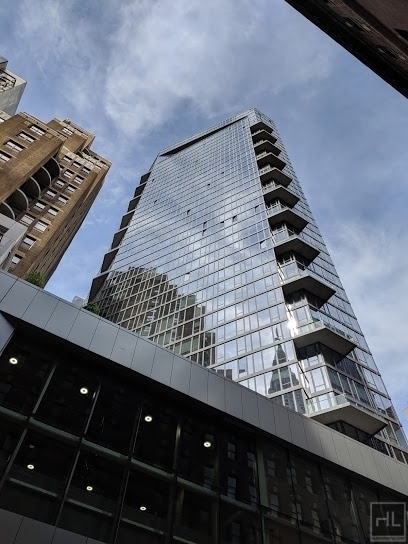 East 44th Street - Photo 8