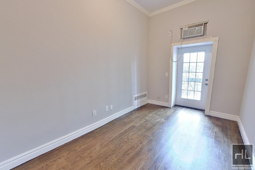 W 14th St. - Photo 5