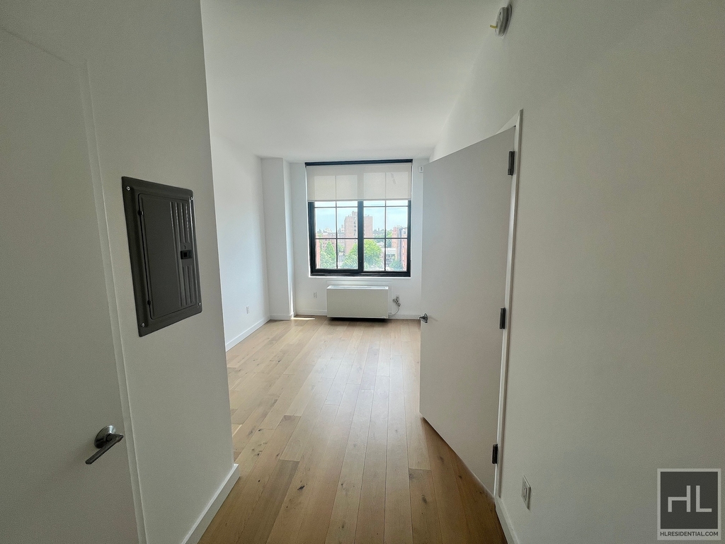 Northern Boulevard - Photo 25