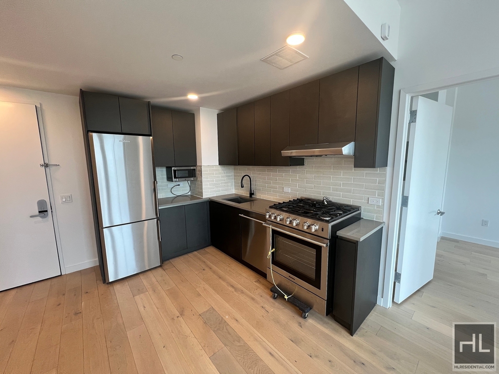 Northern Boulevard - Photo 21