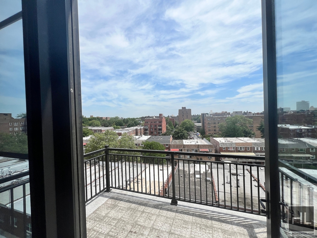 Northern Boulevard - Photo 26
