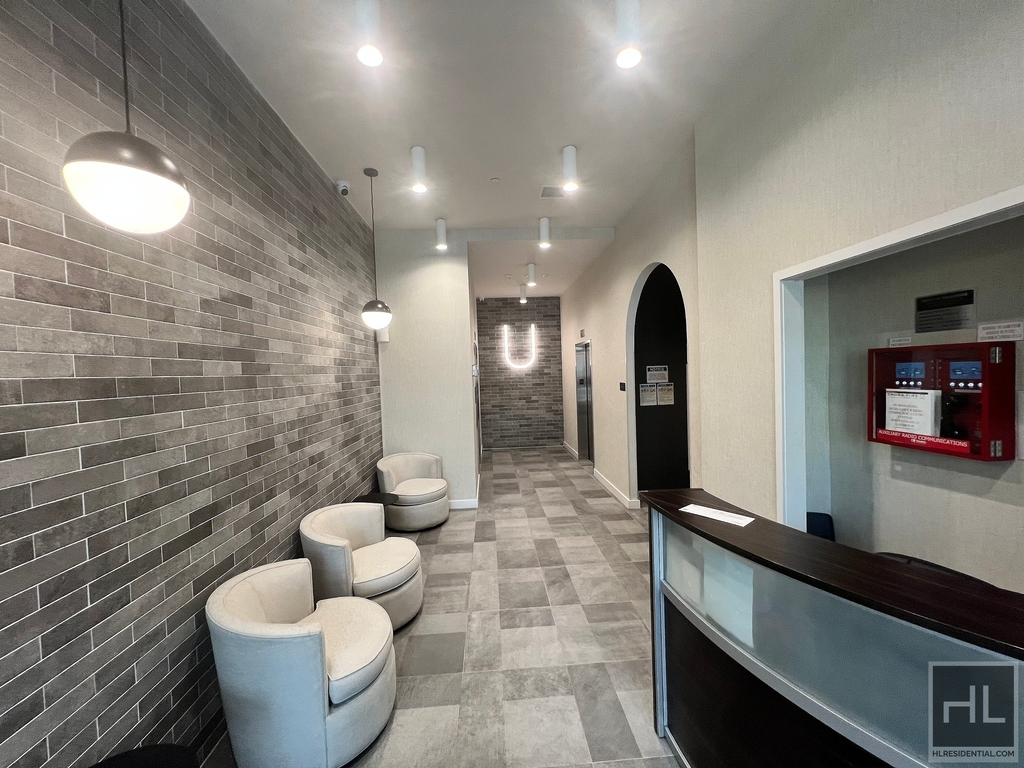 Northern Boulevard - Photo 16