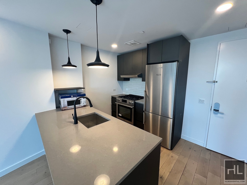 Northern Boulevard - Photo 1