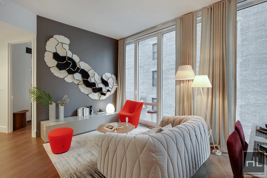 East 44th Street - Photo 4