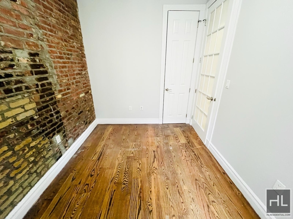 E 13th St. - Photo 4