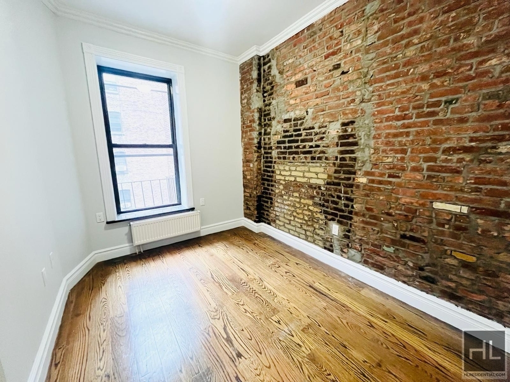 E 13th St. - Photo 5