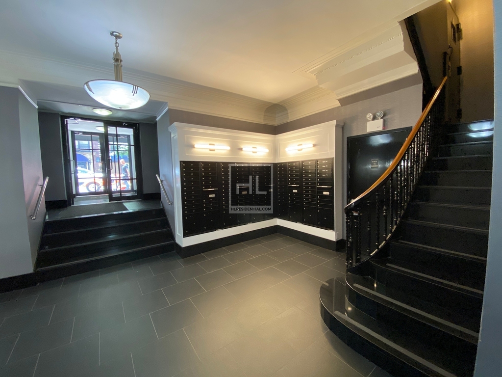 West 55 Street - Photo 1
