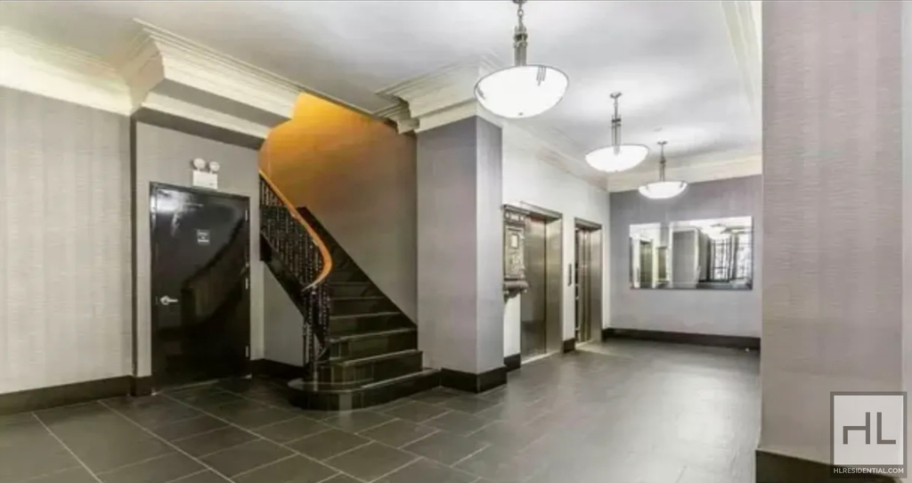 West 55 Street - Photo 0