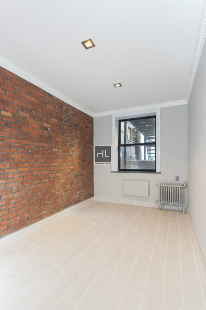 East 11th Street - Photo 5
