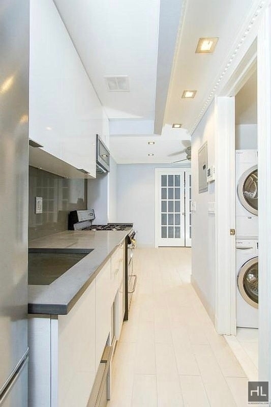 East 11th Street - Photo 2
