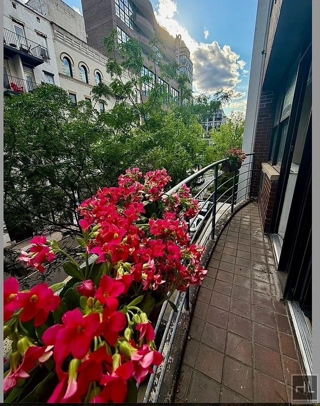 West 19 Street - Photo 5