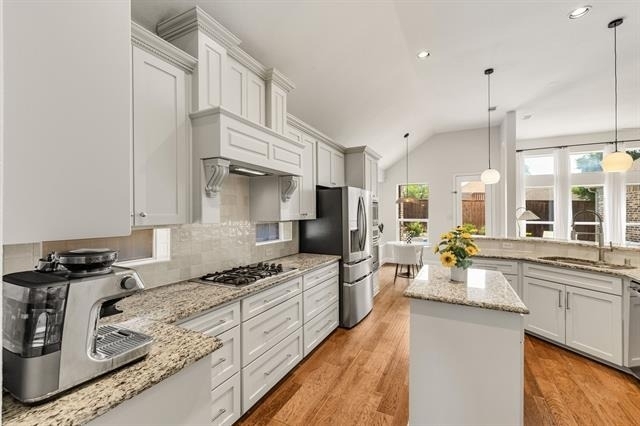 8405 Saint Clair Drive - Photo 10