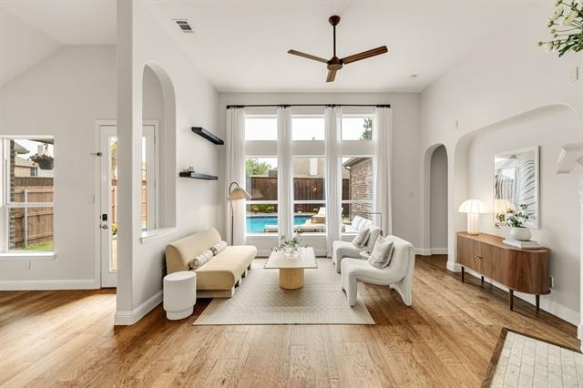 8405 Saint Clair Drive - Photo 4